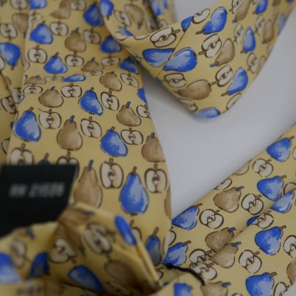 Vintage Burberry Pear Apple Silk Tie Yellow Made In USA 61 x 3.75 inches - Picture 7 of 7